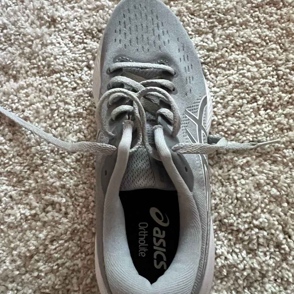 ASICS Gray Running Shoes - Picture 4 of 7